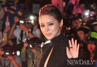 [포토]부산국제영화제, 박시연 가슴골 강조한 블랙드레스!!