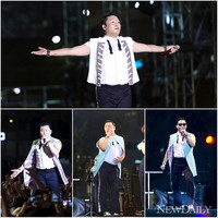 [포토] 싸이, '비와 바람도 싸이를 막지 못한다~!!'