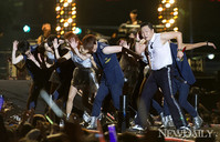 [포토] 싸이, '이제 강남스타일 넘어 국제스타일!!'