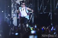 [포토] 싸이, '시청은 싸이와 함께 들썩들썩!!'