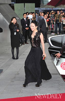 [포토]부산국제영화제, 차에서 내린 장쯔이..환한 미소