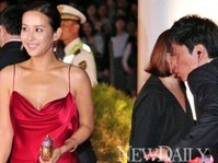 [포토]부산국제영화제..레드카펫 위의 조여정..옆에선 '뭘 봤을까?'