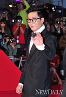 [포토]부산국제영화제, 턱시도로 멋을 낸 김주혁