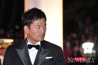 [포토]BIFF레드카펫, 고개숙인 김성민