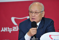 [포토] 김용준 새누리당 선대위원장..