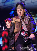 [포토] 블락비 '닐리리맘보', 성숙한 무대 선보이다