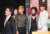 [포토]풀하우스take2, 발표회장에 갑자기 '굉음'이 나자 배우들이..