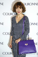 [포토] 이아현, '줄무늬 원피스+보라색 가방 어울리죠?'