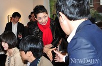 [포토] 기자들에게 인사하는 '김성주' 선대위원장