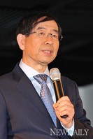 [포토] 강금실 전 장관 출판기념회, 축사하는 박원순 서울 시장