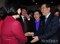 [포토] 출판기념회 한 자리에 '박영선-박원순-강금실'