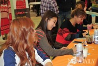 [포토] 씨스타의 여유로운 팬사인회 현장