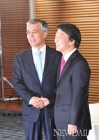 [포토]D-43, 단일화 첫 걸음 내딛은 문재인-안철수 후보