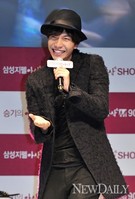 [포토] 이승기가 광고하던 바로 그 댄스 '아삭 댄스'