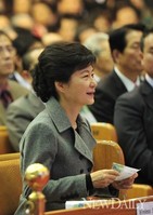 [포토]D-35, 조찬기도회에 참석한 새누리당 박근혜 후보