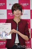 [포토] 소녀시대, '수영-유리' 사인이에요~