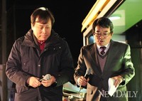 [포토]D-22, 민주통합당 거리 유세에 나선 '도종환-안도현'