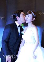 [포토] 새 신랑 '하하', '별'에게 