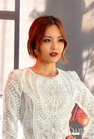 [포토] 브아걸 미료 '19금 콘서트 기대하세요~'