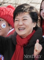 [포토] 박근혜, 광화문 유세현장서 