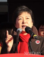 [포토]D-11, 광화문 유세에서 연설하는 박근혜 후보