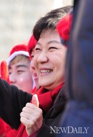 [포토]D-11, 광화문광장 찾은 박근혜 후보..