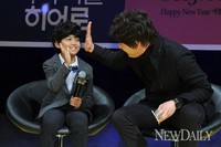 [포토] '마이 리틀 히어로' 지대한-김래원, 하이파이브!!