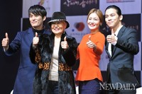 [포토] 최재웅-패티김-김선영-홍광호 '살짜기 옵서예' 많이 보러오세요'