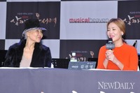 [포토] '살짜기 옵서예' 초연 애랑과 나란히 앉은 2013년 애랑