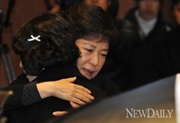 [포토]D-6, 발인식에 참석한 박근혜 후보