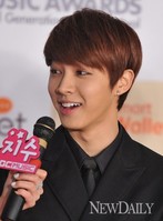 [멜론뮤직어워드] 이기광, '꽃미남 미소 발사'