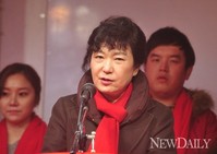 [포토]D-5, 신촌오거리 찾은 박근혜 후보 