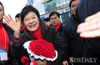 [포토]D-2, 지지자들에게 화답하는 박근혜 후보