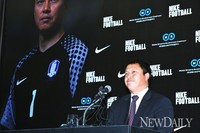 [포토] '거미손' 이운재, 18년 현역 생활 마치고 은퇴