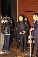 [포토]A-Awards시상식에 입장하는 이병헌