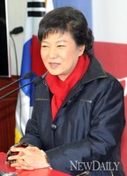 [포토] 제18대 대선 승리..새누리당 방문한 박근혜 당선자