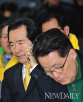 [포토]제18대 대선, 투표결과 지켜보는 민주통합당