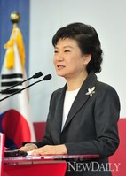 [포토] 최초의 여성 대통령 박근혜 대국민인사