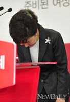 [포토] 인사하는 박근혜 대통령 당선자