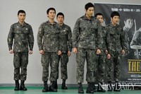 [포토] 프라미스, '현역 군 스타 여기 다 모였다~!'