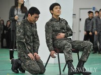 [포토]프라미스, 이특-윤학 '완벽한 호흡 과시'