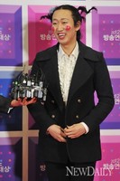 [포토] MBC 연예대상, 김경진 '박명수 대상기원 코스프레~!'