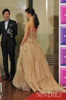 [포토] MBC 연예대상, 김규리 '매혹적인 뒷태 드러낸 드레스'