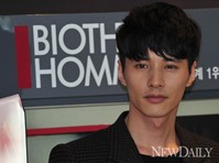 [포토] 뱀띠 '원빈'..계사년 새해부터 남성화장품 모델 발탁