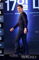 [포토]'잭리처' 톰 쿠르즈, '이것이 자체발광~!'