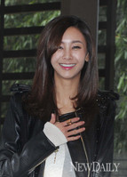 [포토]캐나다 홍보대사 위촉식에 웃는 얼굴로 등장한 지나