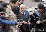 [포토]출근하는 김용준 인수위장