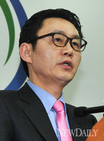 [포토]정부조직개편 발표하는 윤창중 대변인