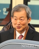 [포토][포토]인수위를 떠나는 안호영 외교부 1차관