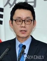 [포토]브리핑하는 대통령직 인수위원회 윤창중 대변인